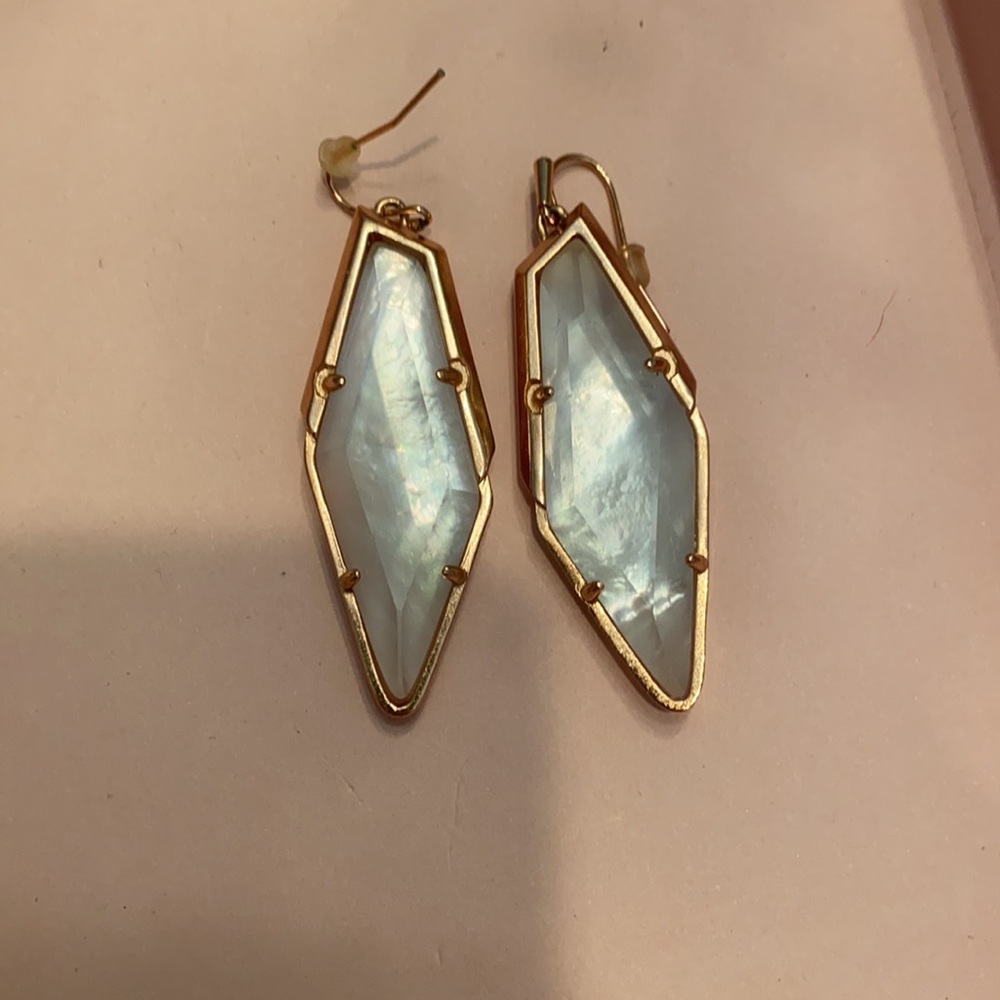 statement earrings - Picture 2 of 3